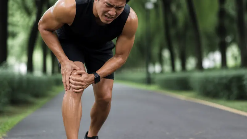 Kniepijn tijdens het sporten: mogelijke oorzaken en voorzorgsmaatregelen